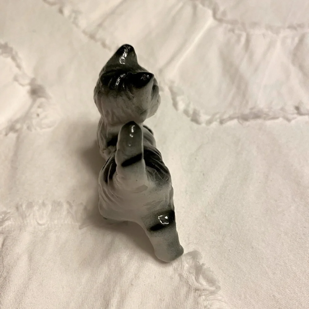 Porcelain cat shelf figurine Kitty shadow box approximately 2”.   #16